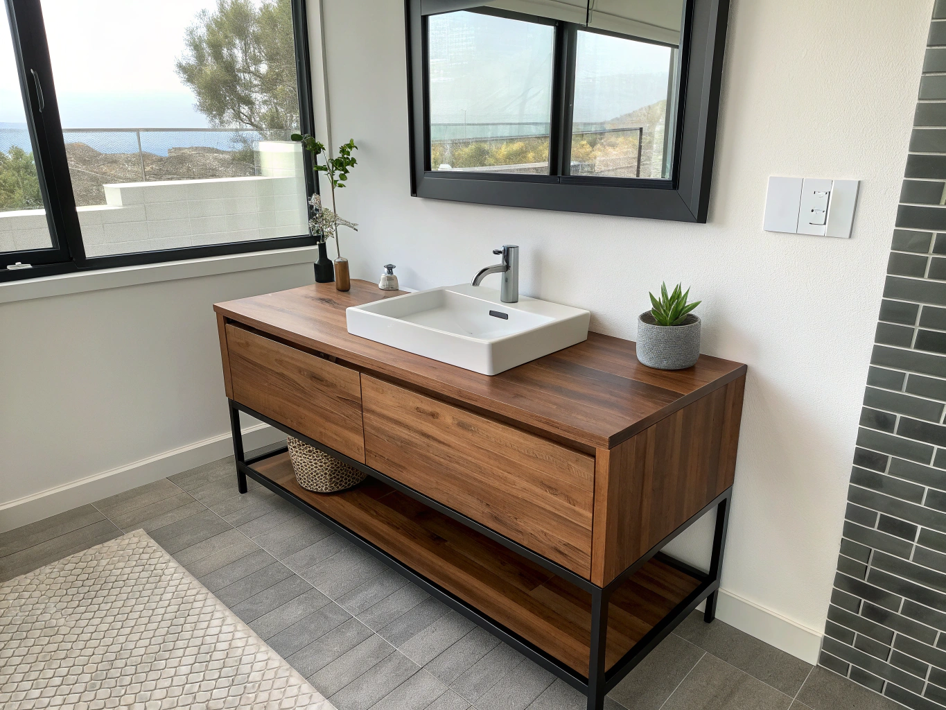 Classic freestanding bathroom vanity cabinet